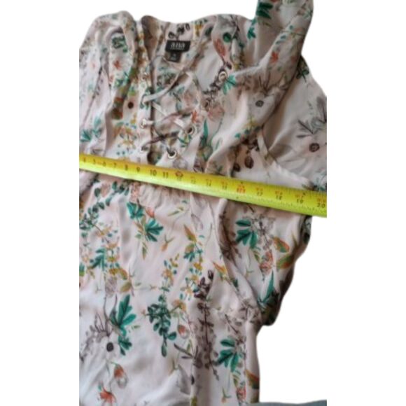 a.n.a. Women's Size Medium Floral Short Sleeve Blouse - Picture 3 of 7